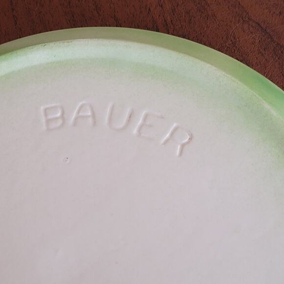 Vintage Mr. and Mrs Rabbit Bauer Pottery plate tray platter. Diameter 9 7/8" - Picture 6 of 9